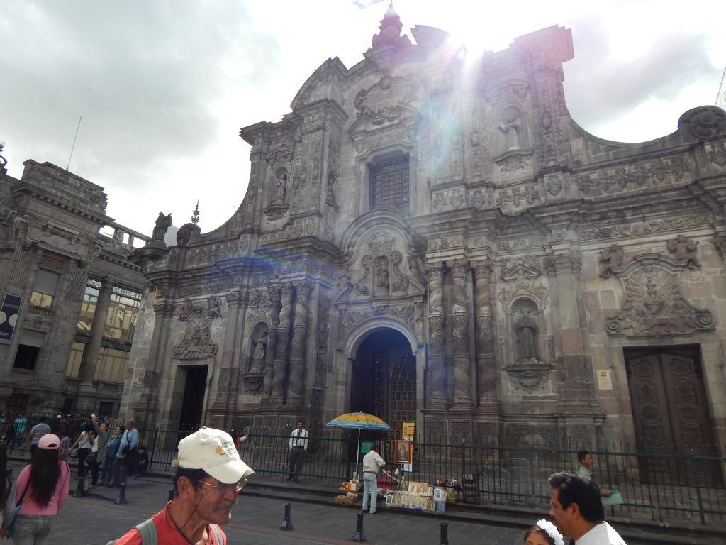 דירות Departamento Quito Historico מראה חיצוני תמונה